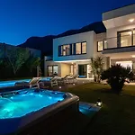 Agava With Heated Pool, Jacuzzi, Sauna, Gym, 4 En-suite Bedrooms * Gata