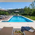 Agava With Heated Pool, Jacuzzi, Sauna, Gym, 4 En-suite Bedrooms