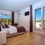 Agava With Heated Pool, Jacuzzi, Sauna, Gym, 4 En-suite Bedrooms Vila *
