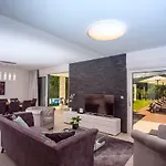 Agava With Heated Pool, Jacuzzi, Sauna, Gym, 4 En-suite Bedrooms * Gata