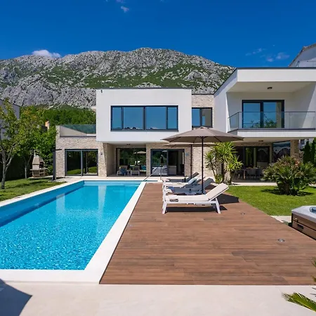 Villa Agava With Heated Pool, Jacuzzi, Sauna, Gym, 4 En-suite Bedrooms *