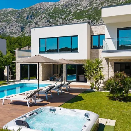 Villa Agava With Heated Pool, Jacuzzi, Sauna, Gym, 4 En-suite Bedrooms *