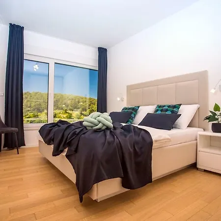 Agava With Heated Pool, Jacuzzi, Sauna, Gym, 4 En-suite Bedrooms