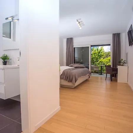 Villa Agava With Heated Pool, Jacuzzi, Sauna, Gym, 4 En-suite Bedrooms *