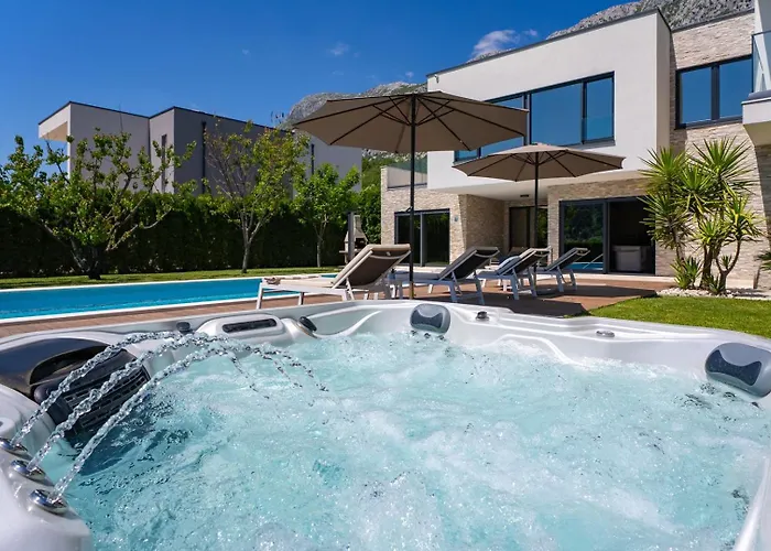 Villa Agava With Heated Pool, Jacuzzi, Sauna, Gym, 4 En-suite Bedrooms