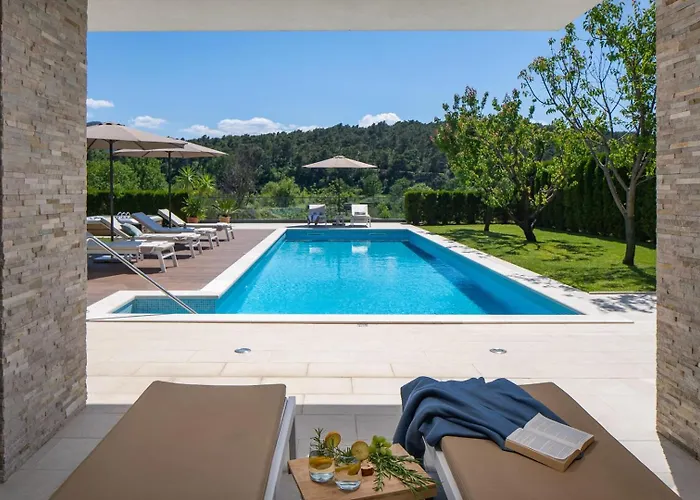 Agava With Heated Pool, Jacuzzi, Sauna, Gym, 4 En-suite Bedrooms