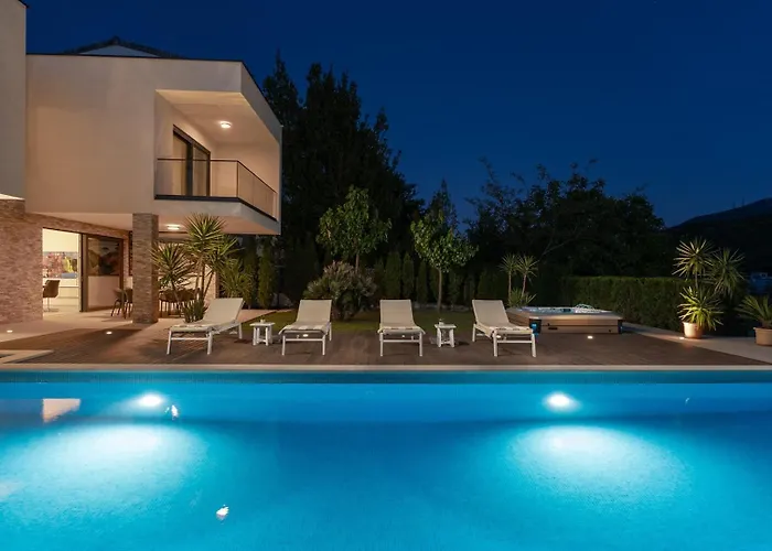 Agava With Heated Pool, Jacuzzi, Sauna, Gym, 4 En-suite Bedrooms Villa *