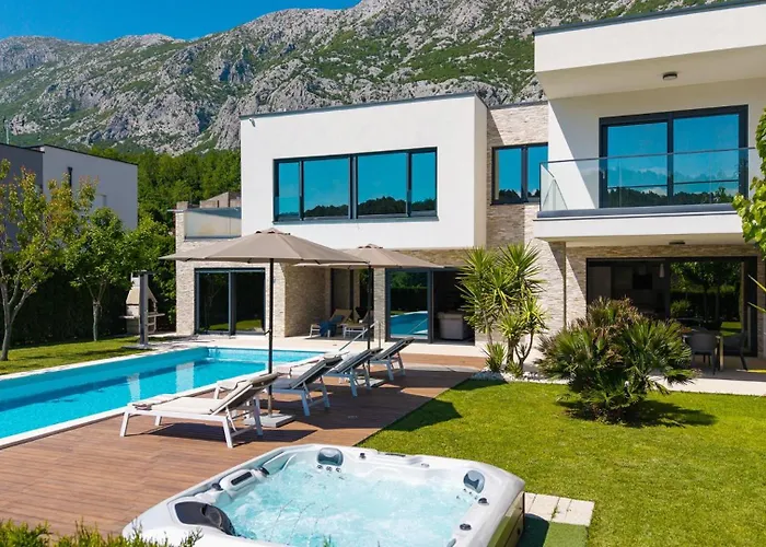Villa Agava With Heated Pool, Jacuzzi, Sauna, Gym, 4 En-suite Bedrooms *