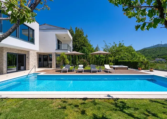 Agava With Heated Pool, Jacuzzi, Sauna, Gym, 4 En-suite Bedrooms Villa Gata