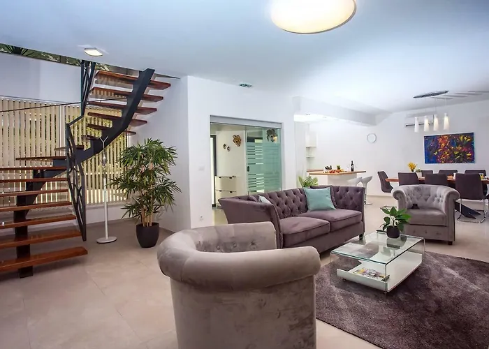 Agava With Heated Pool, Jacuzzi, Sauna, Gym, 4 En-suite Bedrooms Villa