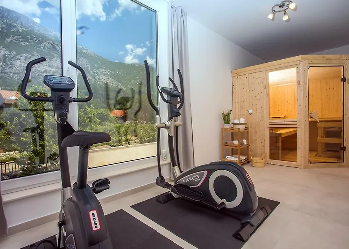 Villa Agava With Heated Pool, Jacuzzi, Sauna, Gym, 4 En-suite Bedrooms Gata