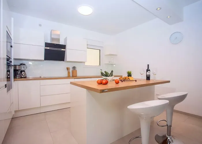 Agava With Heated Pool, Jacuzzi, Sauna, Gym, 4 En-suite Bedrooms Villa Gata