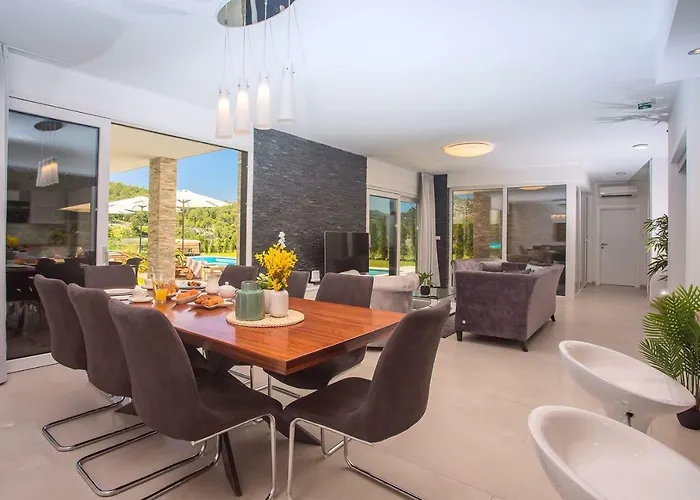 Villa Agava With Heated Pool, Jacuzzi, Sauna, Gym, 4 En-suite Bedrooms Gata