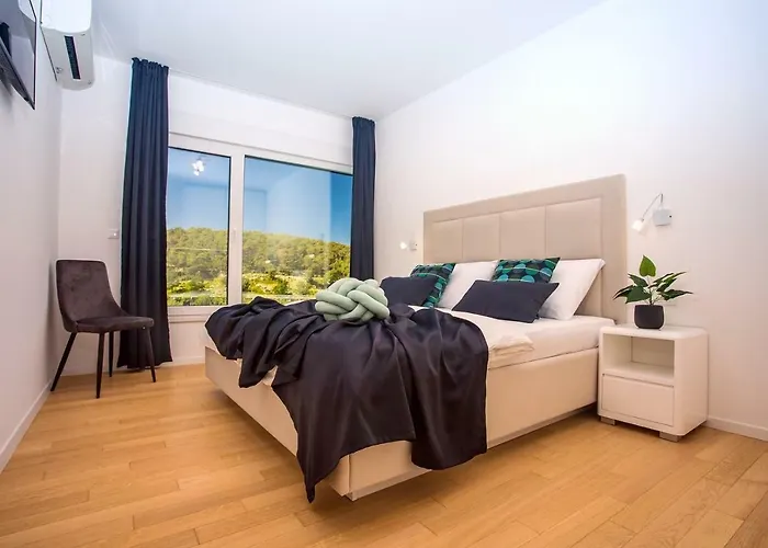 Agava With Heated Pool, Jacuzzi, Sauna, Gym, 4 En-suite Bedrooms